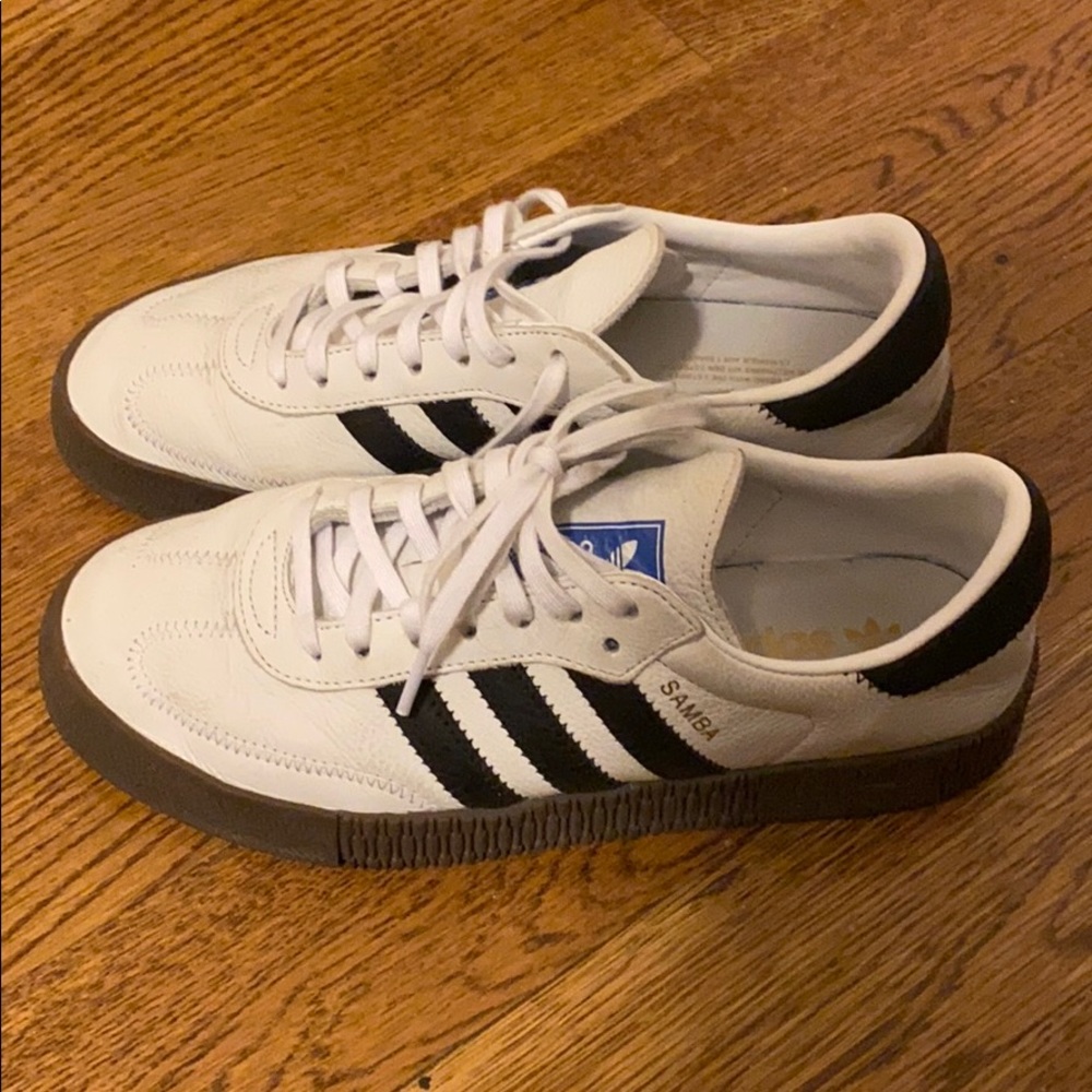 Adidas Samba in white leather/brown sole